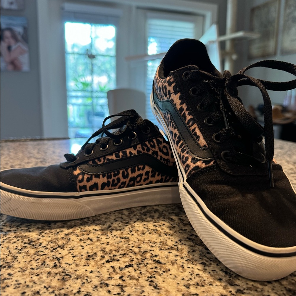 Leopard Vans